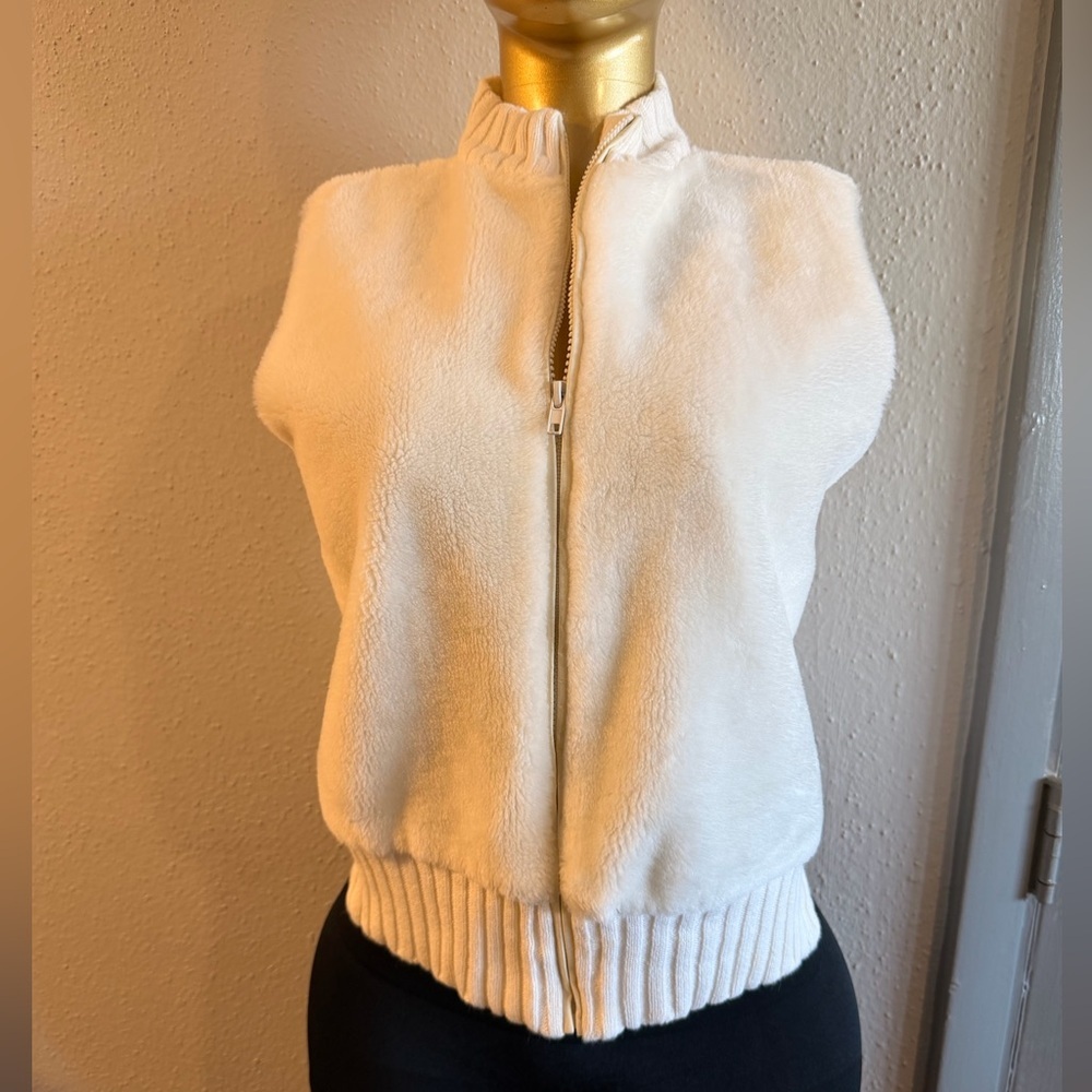 Cream Zip-Up Fleece Vest